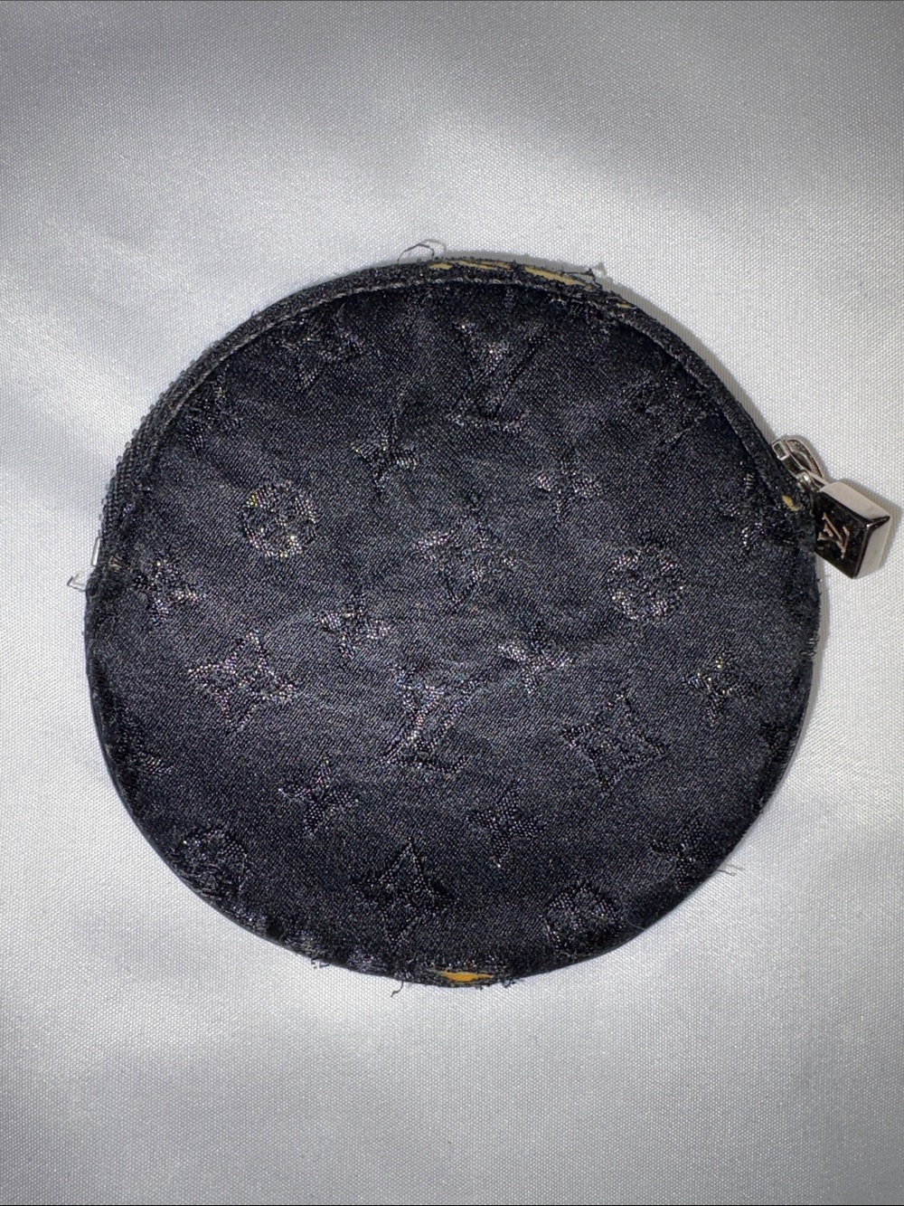 LV Coin Pouch - has flaws - details shown - Picture 2 of 7